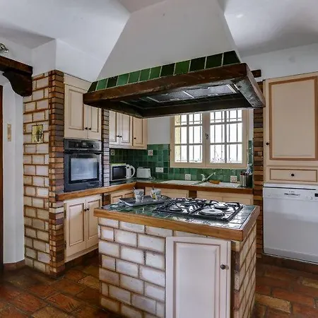 Sleeps 8 Pool Wifi * Saint-Raphaël