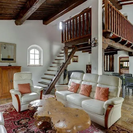 Ferienhaus Sleeps 8 Pool Wifi Saint-Raphaël