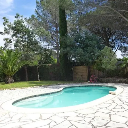 Sleeps 8 Pool Wifi Saint-Raphaël